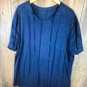 Lululemon 5 Year Basic Tee Men's Size XL T-Shirt Vertical Spray Dye Blue